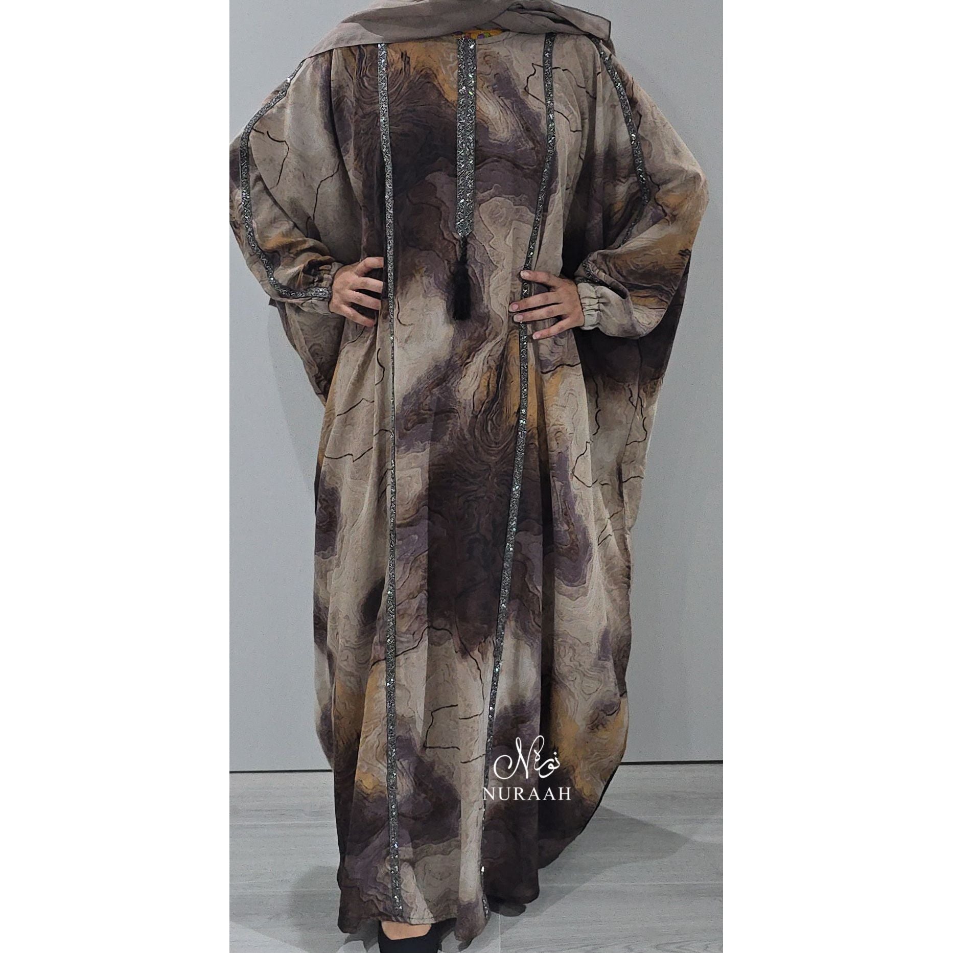 EMBELLISHED MARBLE PRINT BATWING/FARASHA BROWN