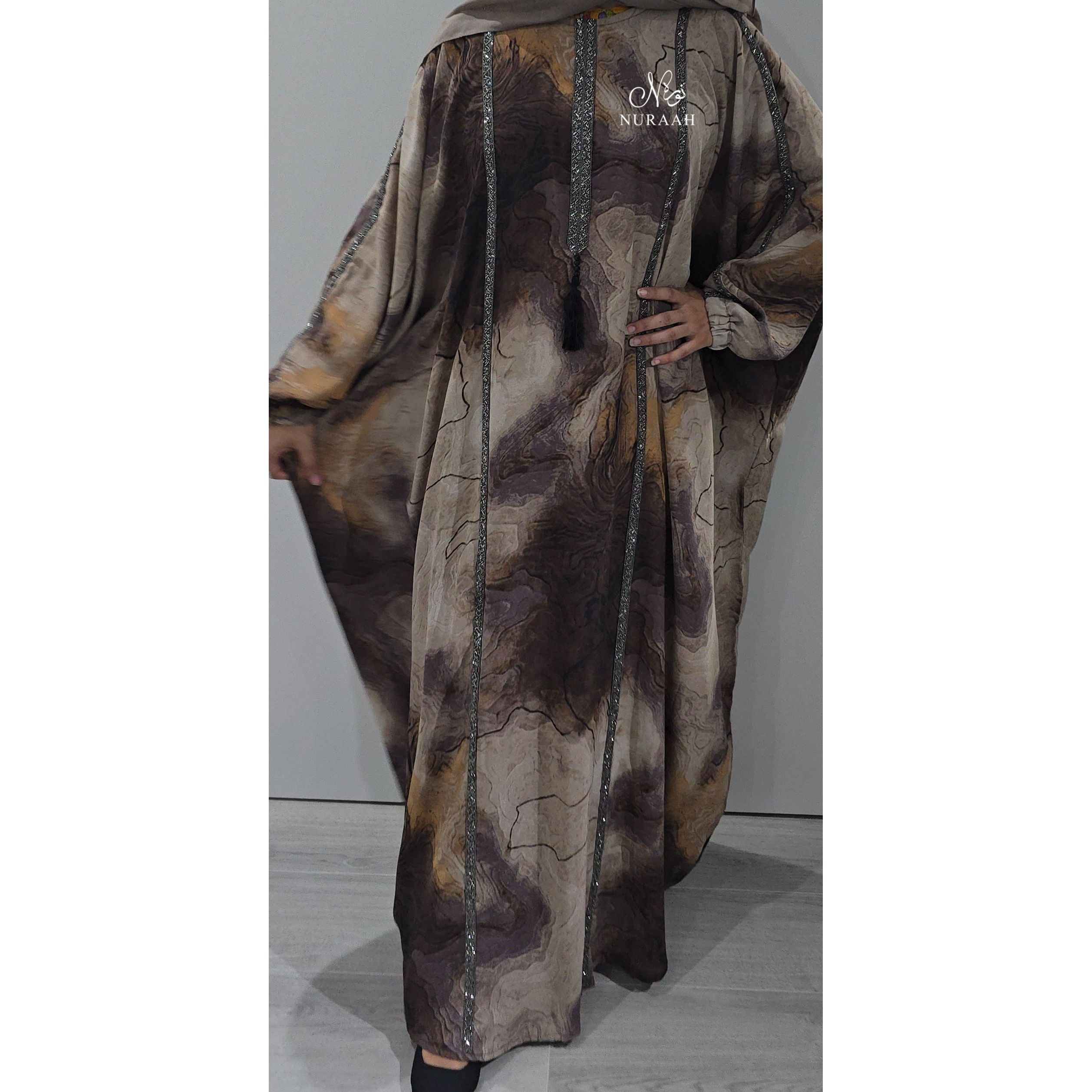 EMBELLISHED MARBLE PRINT BATWING/FARASHA BROWN