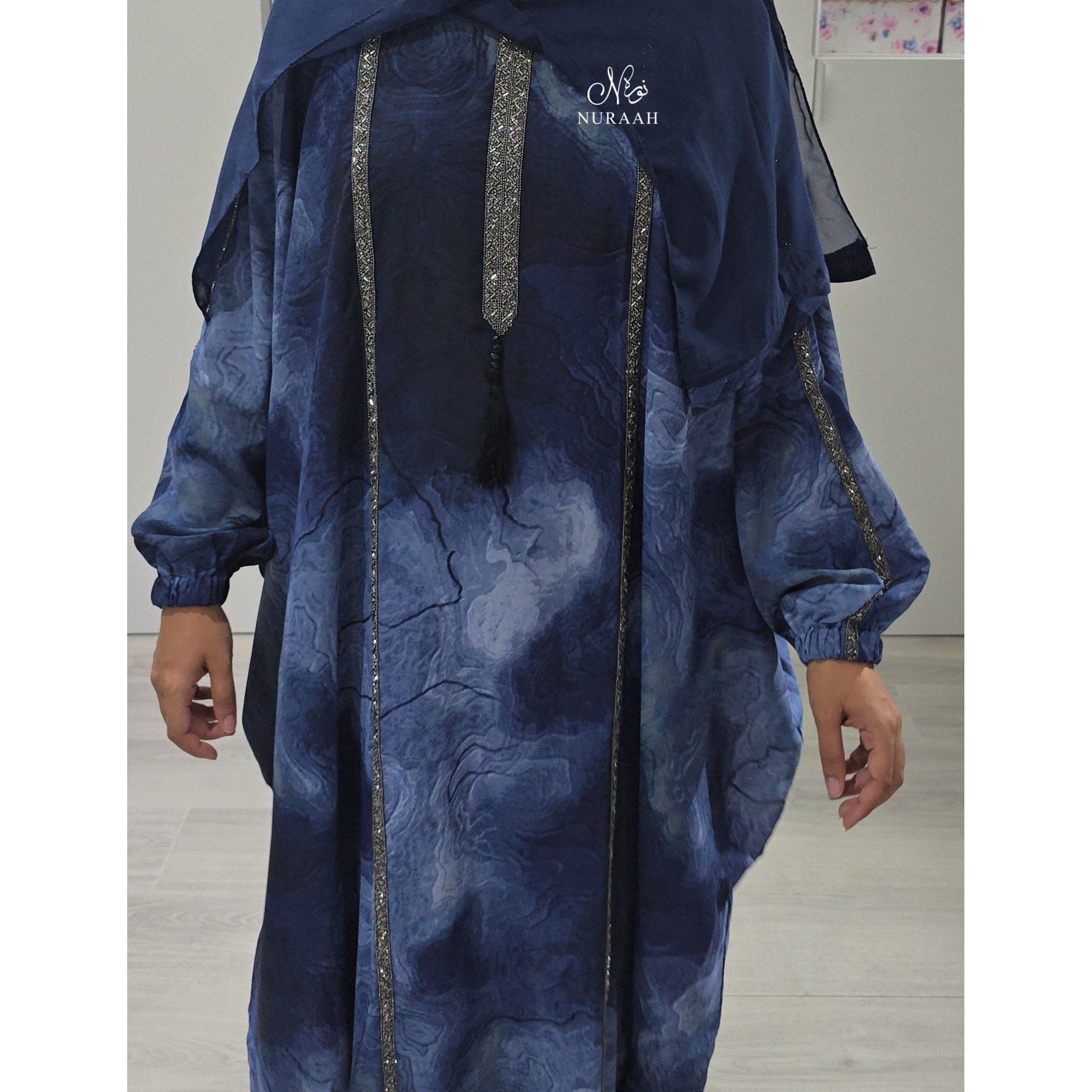 EMBELLISHED MARBLE PRINT BATWING/FARASHA BLUE
