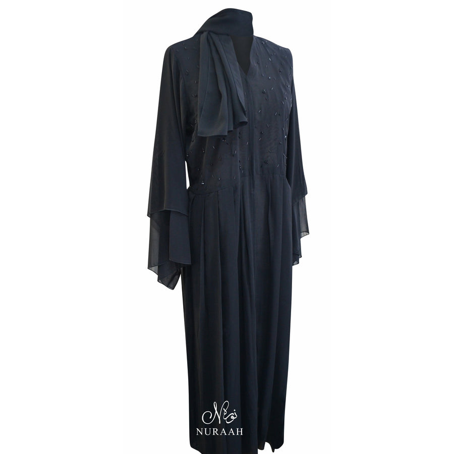EMBELLISHED PLEATED KIMONO BLACK - NURAAH