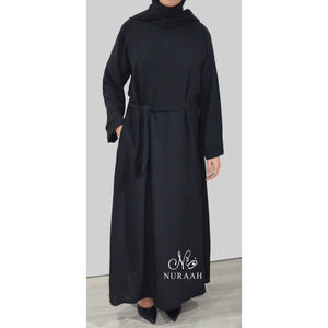 ESSENTIAL PLAIN ABAYA WITH A POCKET BLACK - NURAAH